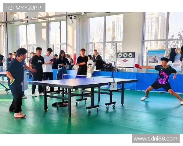 武汉乒乓球队在冠军赛中的团队协作展现出卓越的默契与拼搏精神 武汉乒乓球队在冠军赛中的团队协作展现出卓越的默契与拼搏精神